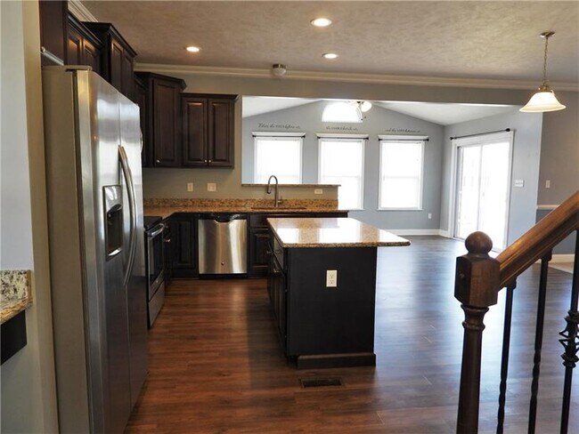 Building Photo - 1345 Sandstone Dr