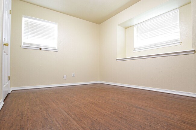 Building Photo - 3137 SW 65th Pl
