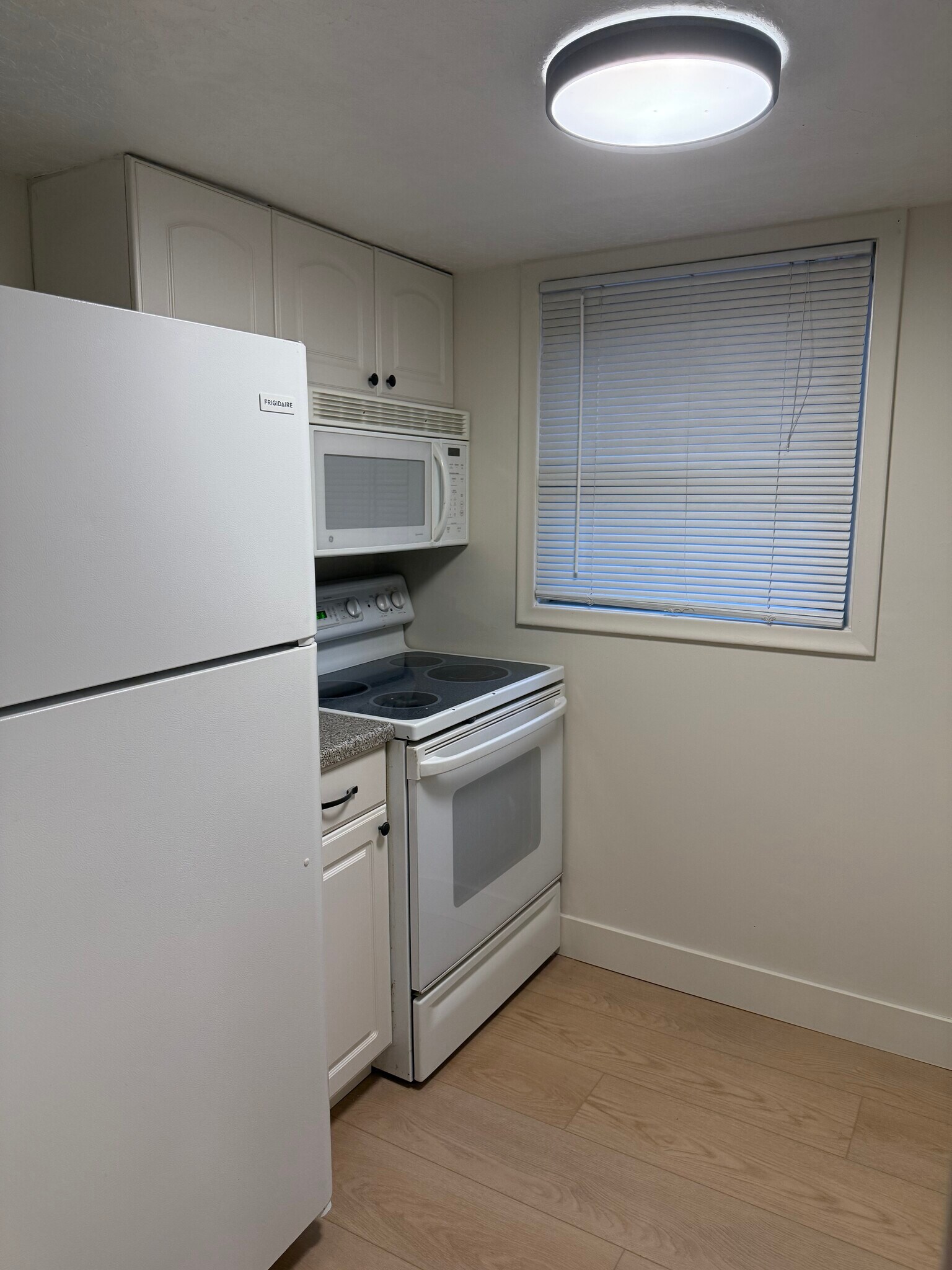 Building Photo - 1819 E Parleys Canyon Blvd