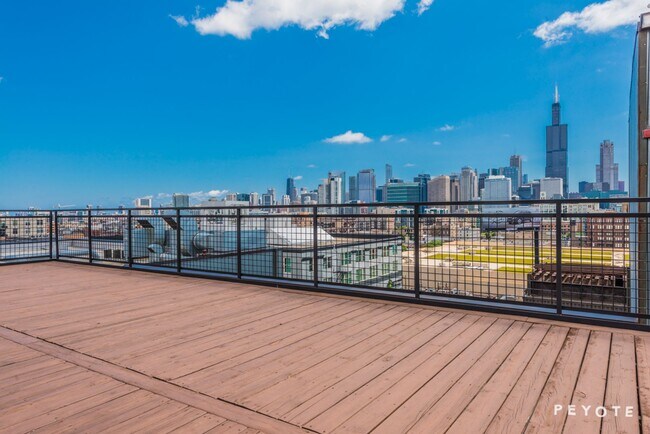 Building Photo - 1224 W Van Buren St