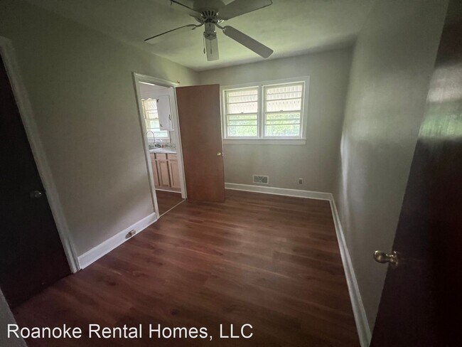 Building Photo - 3 br, 1 bath House - 936 Greenhurst Ave NW