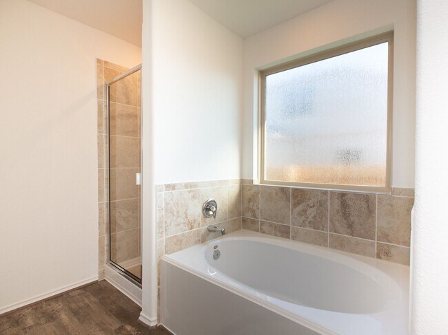 Building Photo - 1003 Honey Locust Wy