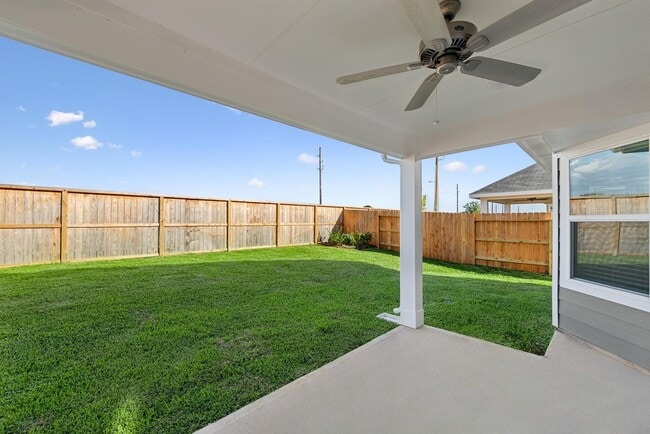 Building Photo - 32419 Sunbeam Dr