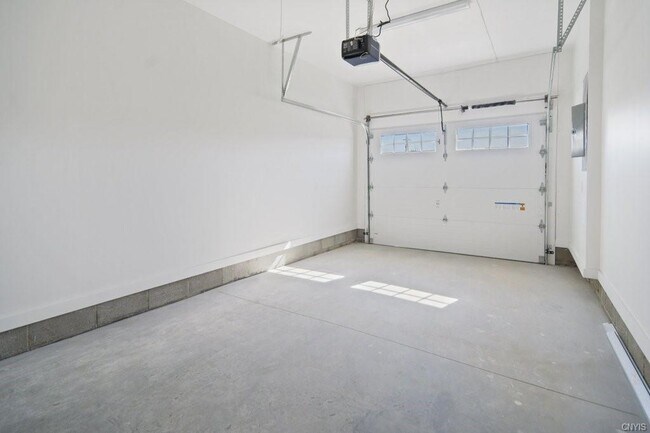 Building Photo - 129 Oakcrest Rd