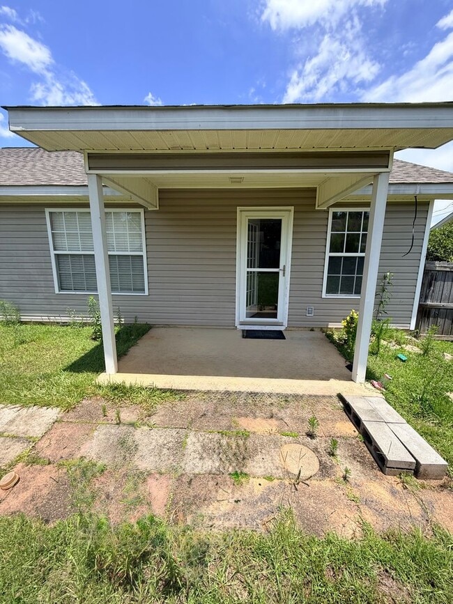 Building Photo - Renovated home in the Brookwood/Vance area