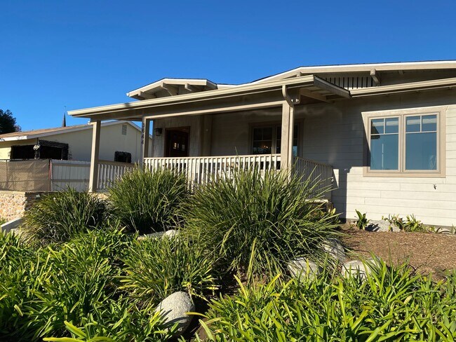 Building Photo - FLEXIBLE FULLY FURNISHED Point Loma Home! AC! All Utilities Included!