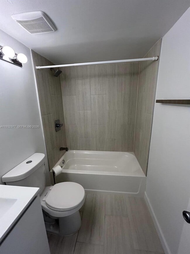 Building Photo - 1801 S Treasure Dr