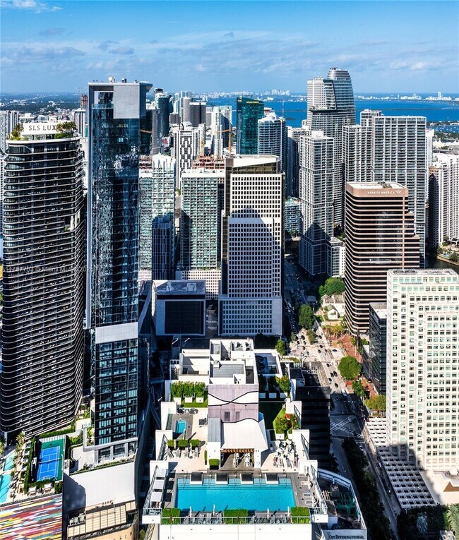 Building Photo - 1010 Brickell Ave