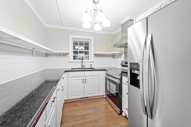 Building Photo - 9485 Waterman Dr