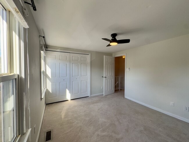 Building Photo - Charming 2 Bedroom/1.5 Bathroom Townhome in Nottingham, MD!