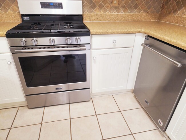 Building Photo - 5564 Dorsett Shoals Rd