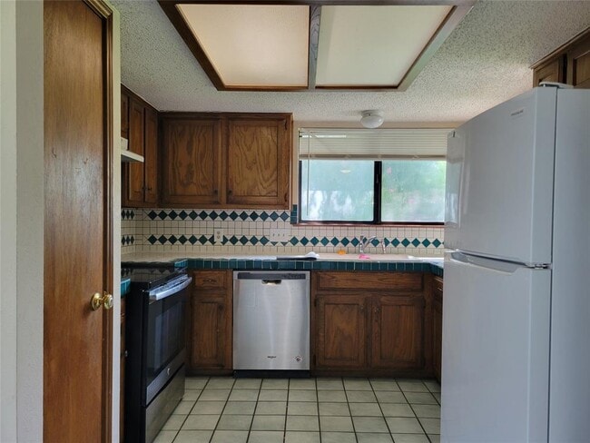 Building Photo - 1703 Provident Ln