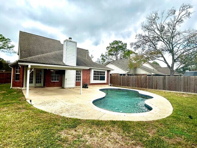 Building Photo - 14339 Fair Knoll Way