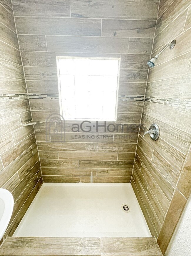 Building Photo - 1417 NW 95th St