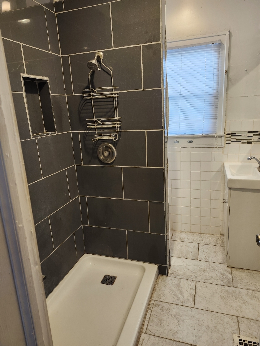 Bathroom - 4127 Boulevard Pl