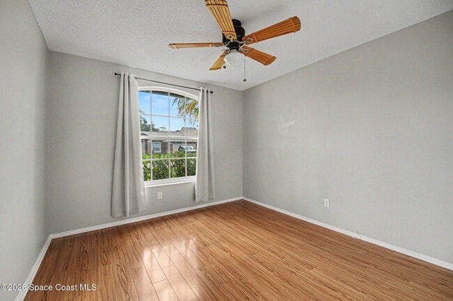 Building Photo - 722 Falls Creek Dr