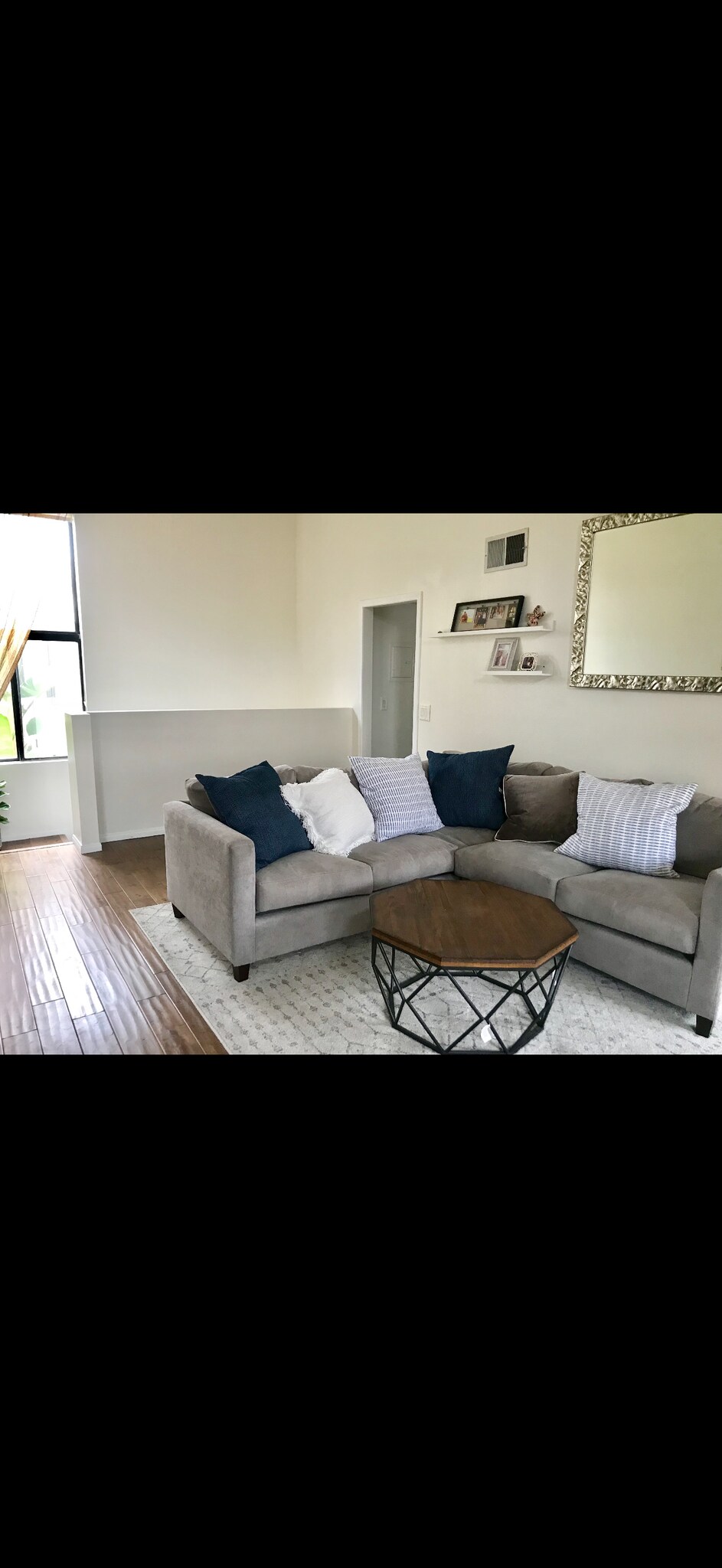 Building Photo - 4255 Las Virgenes Rd