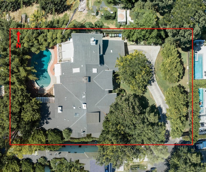 Building Photo - 4537 Agnes Ave