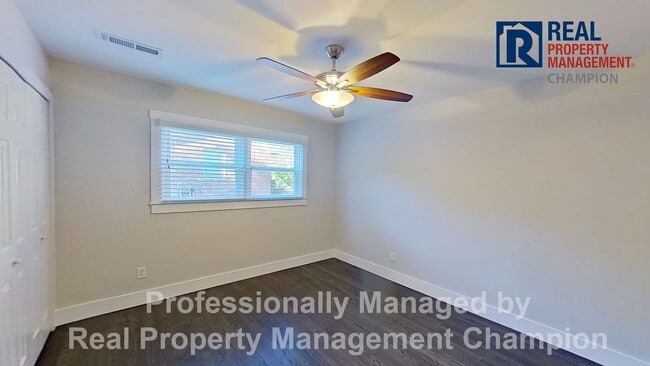 Building Photo - Updated 3 BD/2BA Home w/Spacious Rooms and Large Yard