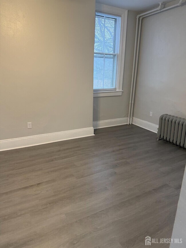 Building Photo - 76 S Adelaide Ave