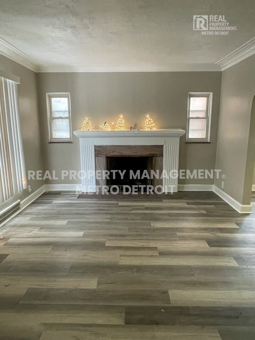 Building Photo - 16210 Ferguson St