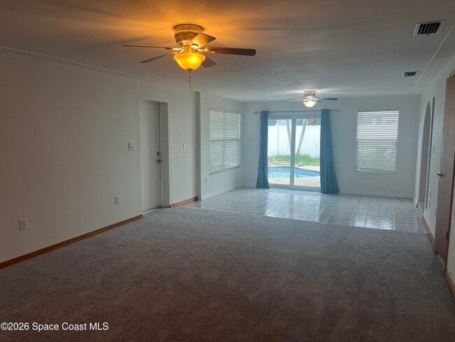 Building Photo - 129 Martin St