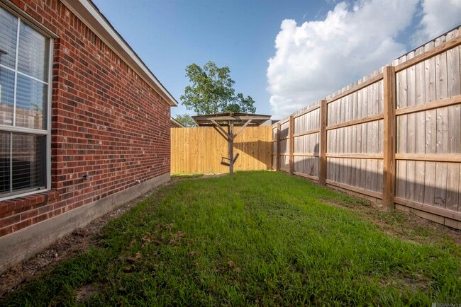 Building Photo - 4925 Summa Ct