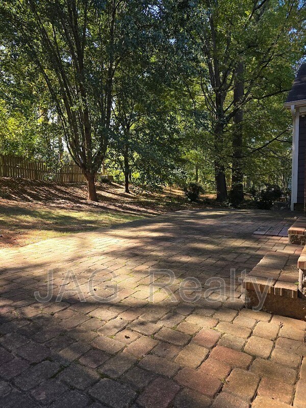 Building Photo - 4323 Chadwell Ln