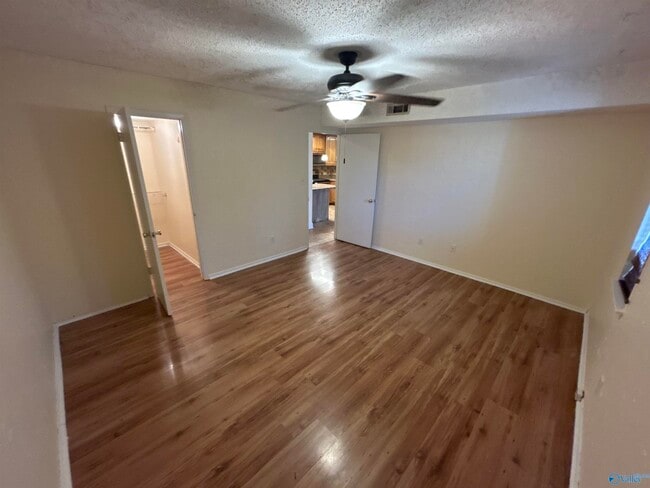 Building Photo - 6620 Willow Pointe Dr NW