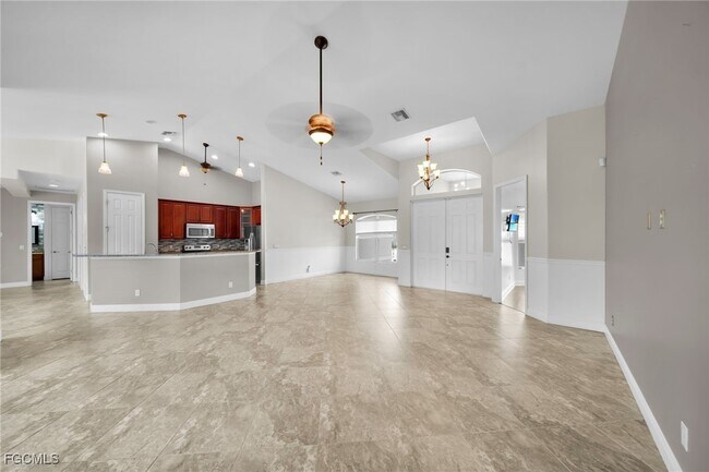 Building Photo - 3326 SW 8th St