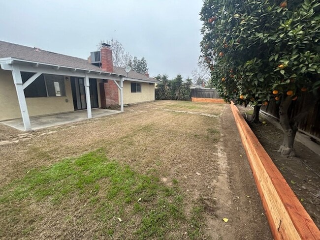 Building Photo - *** MOVE IN SPECIAL - $300.00 OFF FIRST MONTHS RENT***