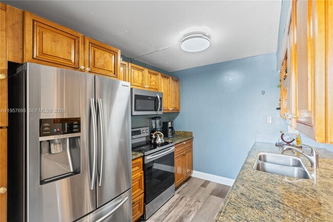 Building Photo - 1600 Coral Ave