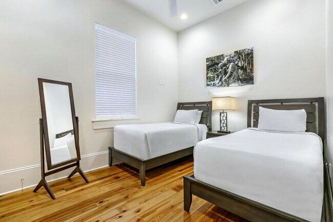 Building Photo - 1501 Robert C. Blakes Sr. Dr