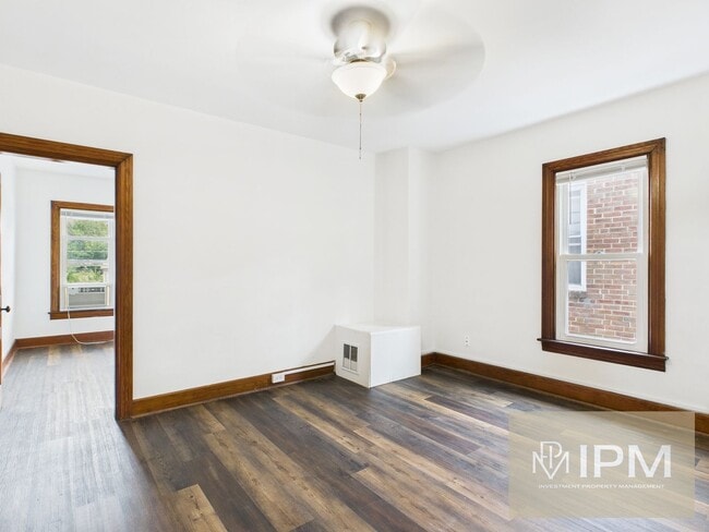 Building Photo - 1/2 OFF 1st Months' Rent! Available Now! 3...