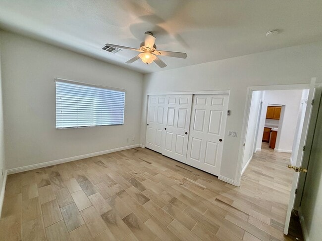 Building Photo - Cute and cozy 2 bedroom 2 bathroom condo