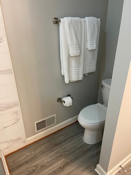 Primary Bathroom - 2100 Bobbyber Dr