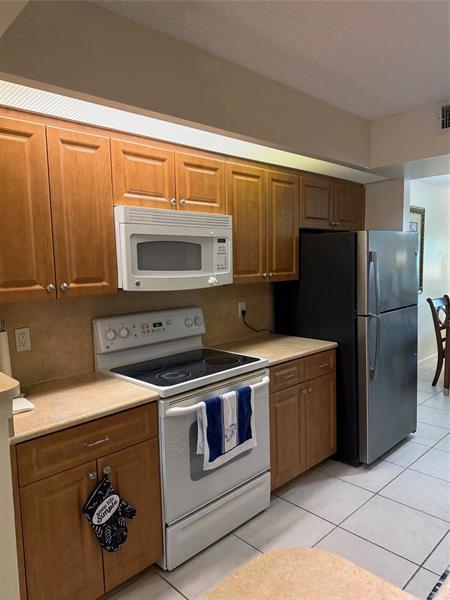 Building Photo - 1601 Abaco Dr