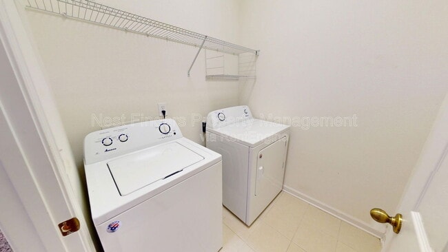 Building Photo - 13339 Solar Dr