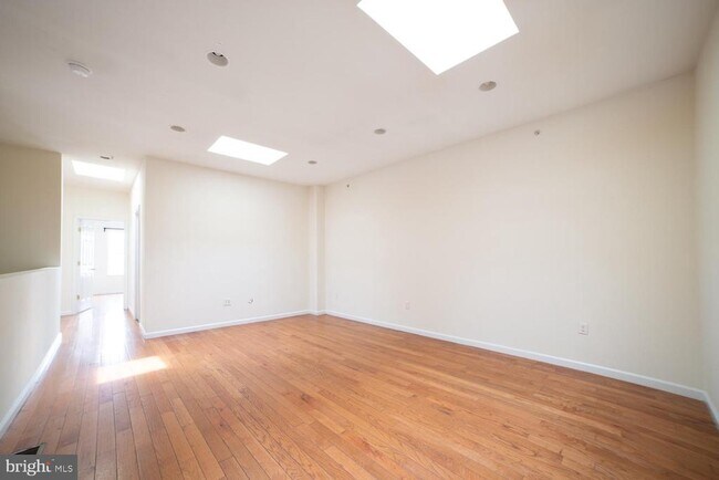 Building Photo - 1838 N 16th St