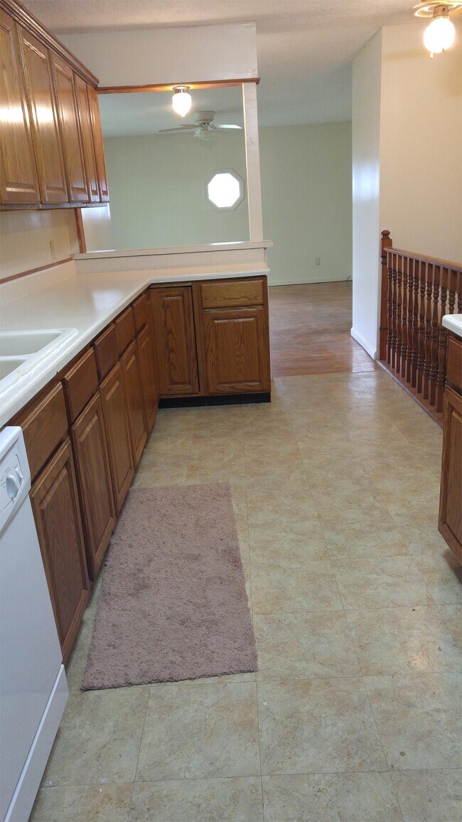 Building Photo - 4811 Forest Ave
