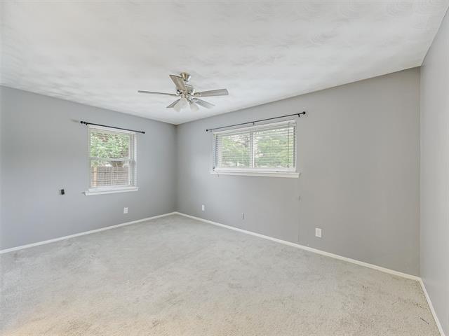 Building Photo - 700 Kindred Ln