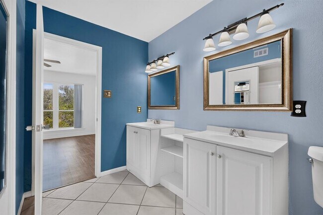 Building Photo - 2450 Wickersham Ln