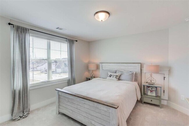 Building Photo - 60 Table Rock Ct