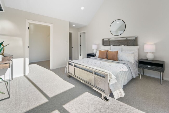 Building Photo - North Greenlake, Oaktree, Northgate, Licto...