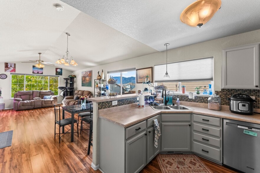 Building Photo - 6531 Passing Sky Dr