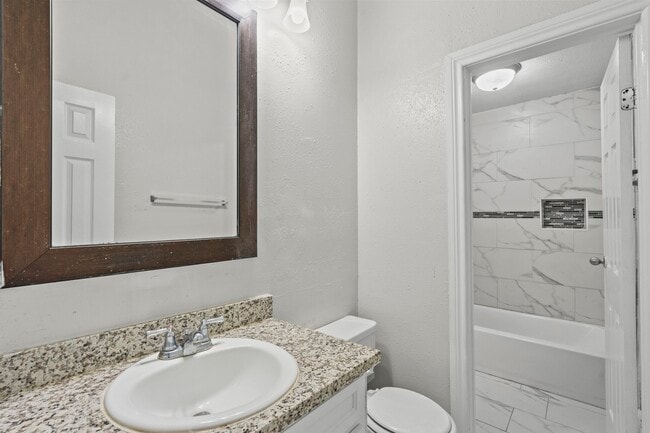 Building Photo - 7820 Seawall Blvd