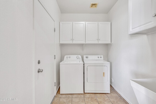 Building Photo - 45445 Gavilan Dr