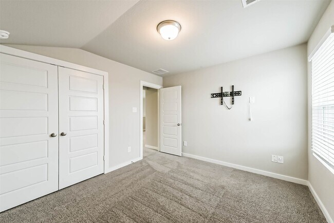 Building Photo - 18602 Etta Pnes Cir