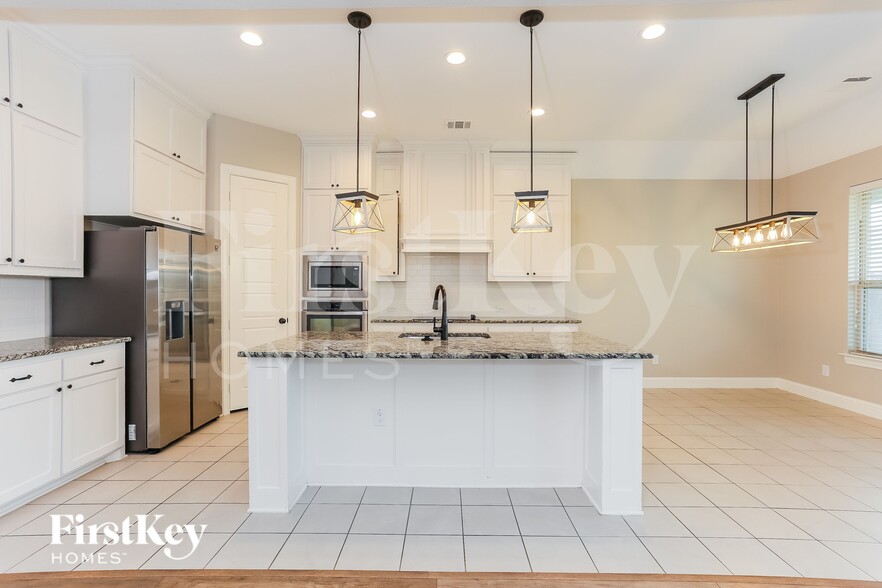 Building Photo - 541 Hay Meadow Dr