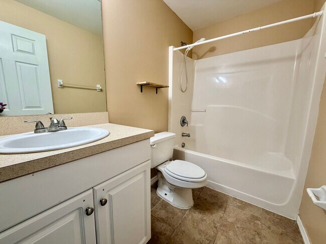 Building Photo - Charming 3BR/2BA Lehigh Acres Duplex with 1-Car Garage | Lawn Care & Salt Service Included